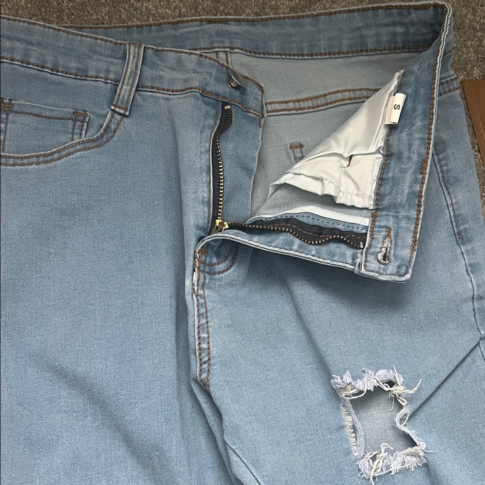 Bell Bottom Ripped Jeans - Picture 2 of 8